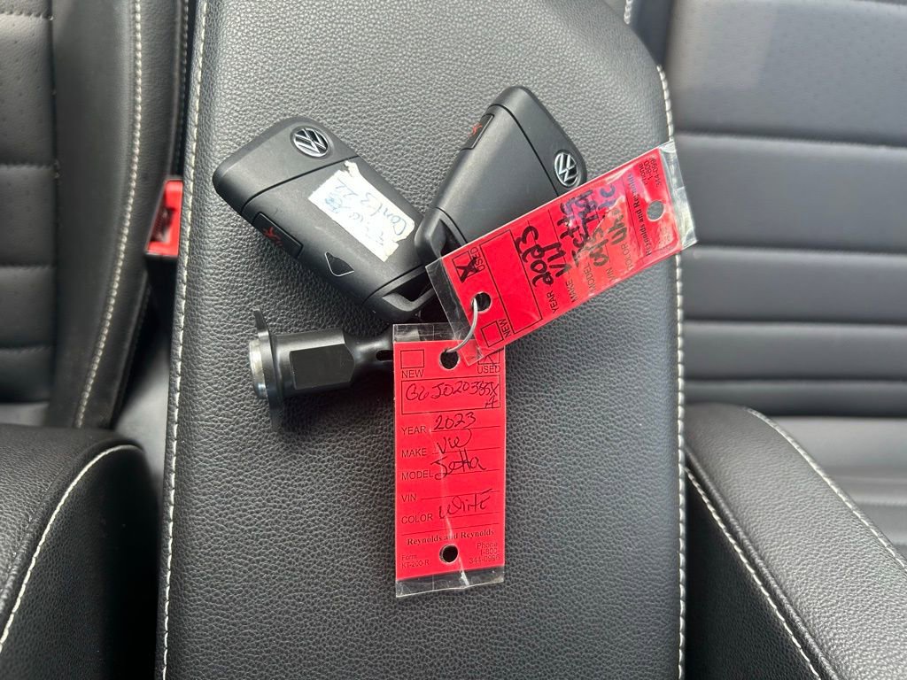 Used 2023 Volkswagen Jetta SE image 58