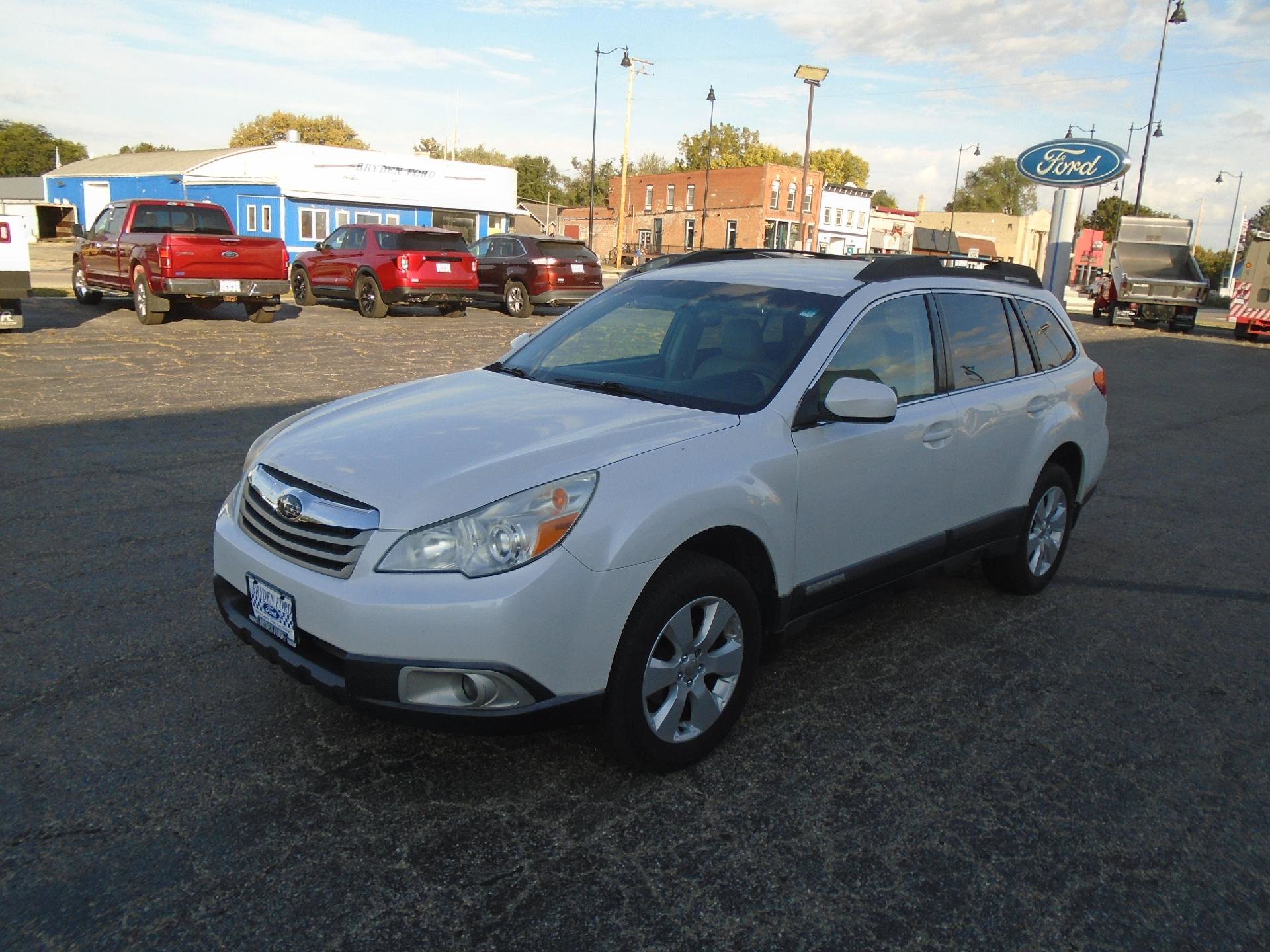 Used 2012 Subaru Outback 2.5i Premium w/ Popular Pkg 1B image 2
