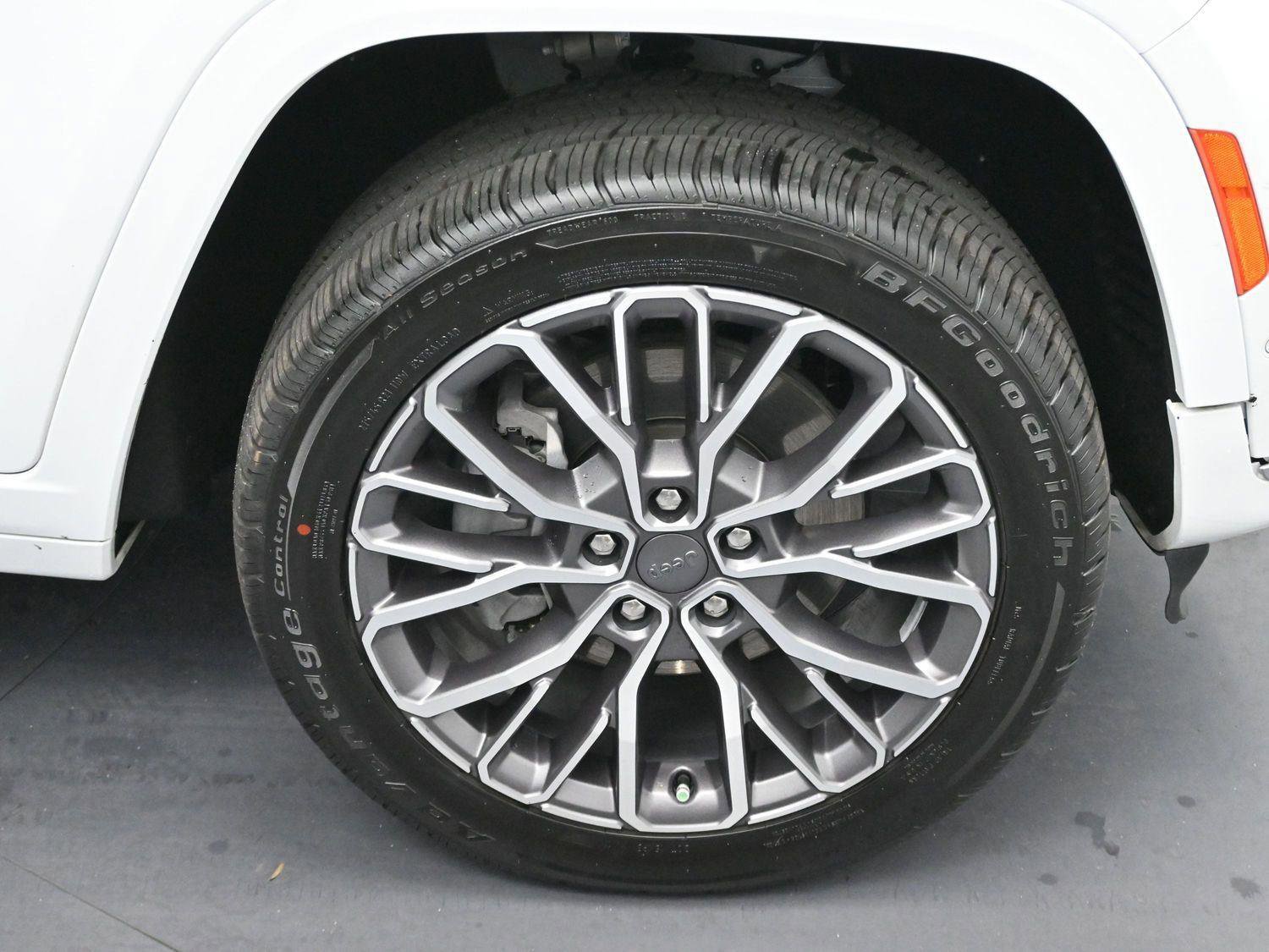 Used 2023 Jeep Grand Cherokee L Summit image 36