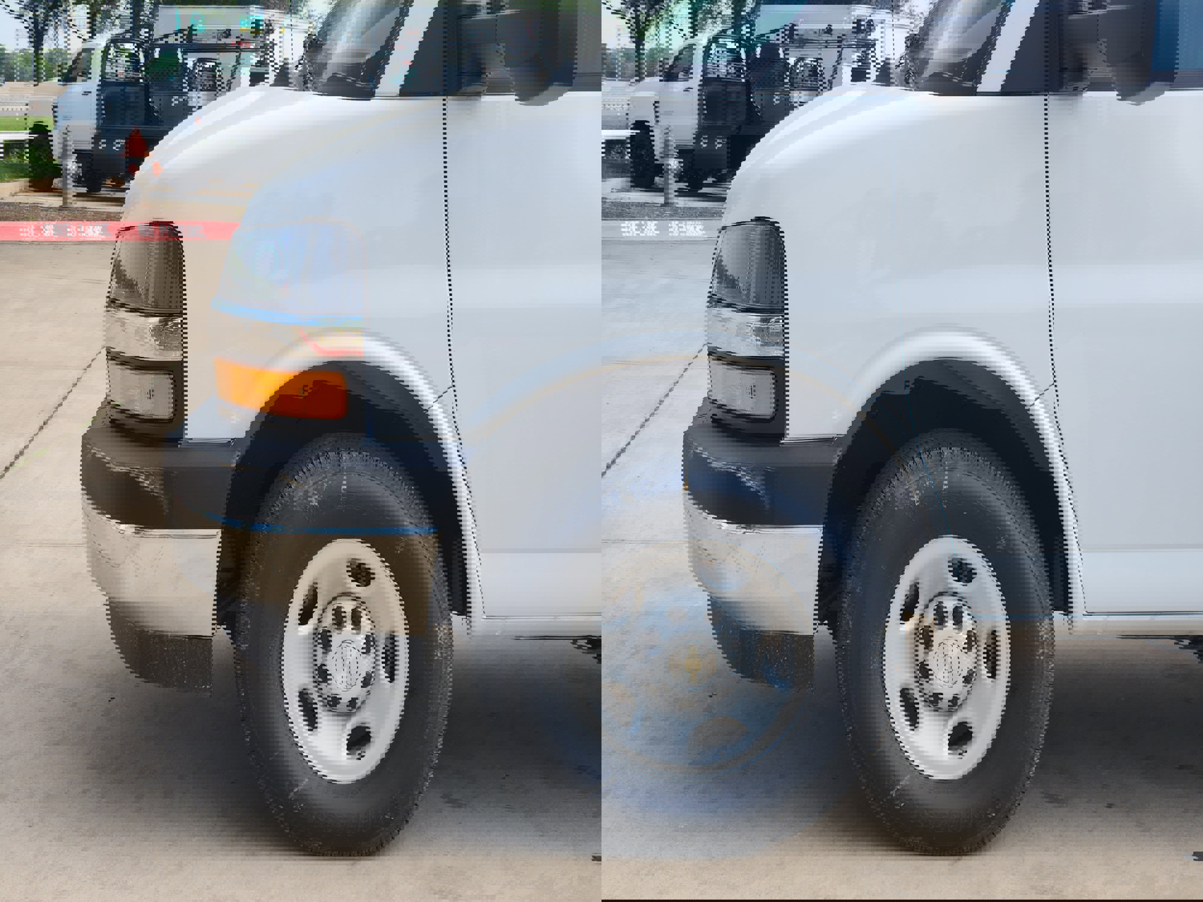 New 2025 Chevrolet Express 3500 w/ Power Convenience Package image 14