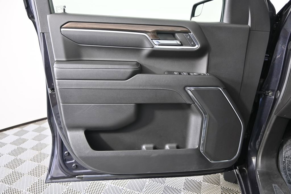 Used 2024 Chevrolet Silverado 1500 RST image 18