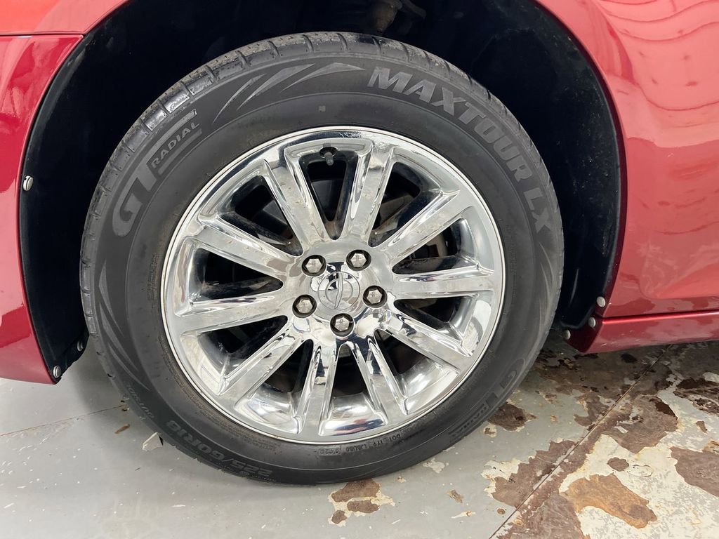 Used 2012 Chrysler 300 Limited RWD image 26