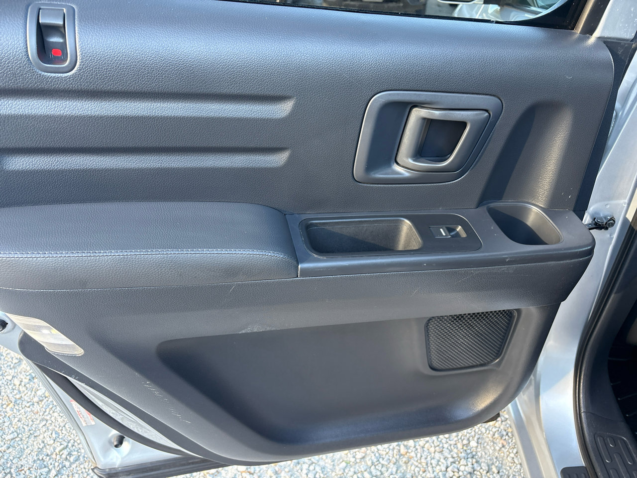 Used 2014 Honda Ridgeline SE image 26