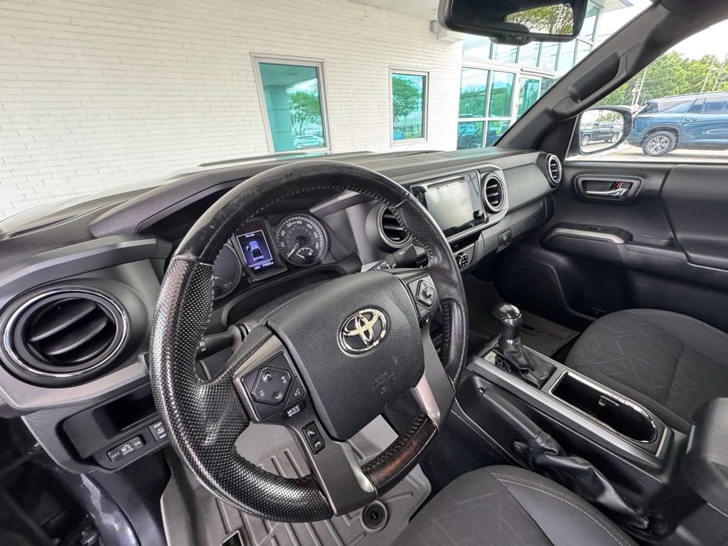 Used 2016 Toyota Tacoma TRD Sport w/ Towing Package RWD image 14