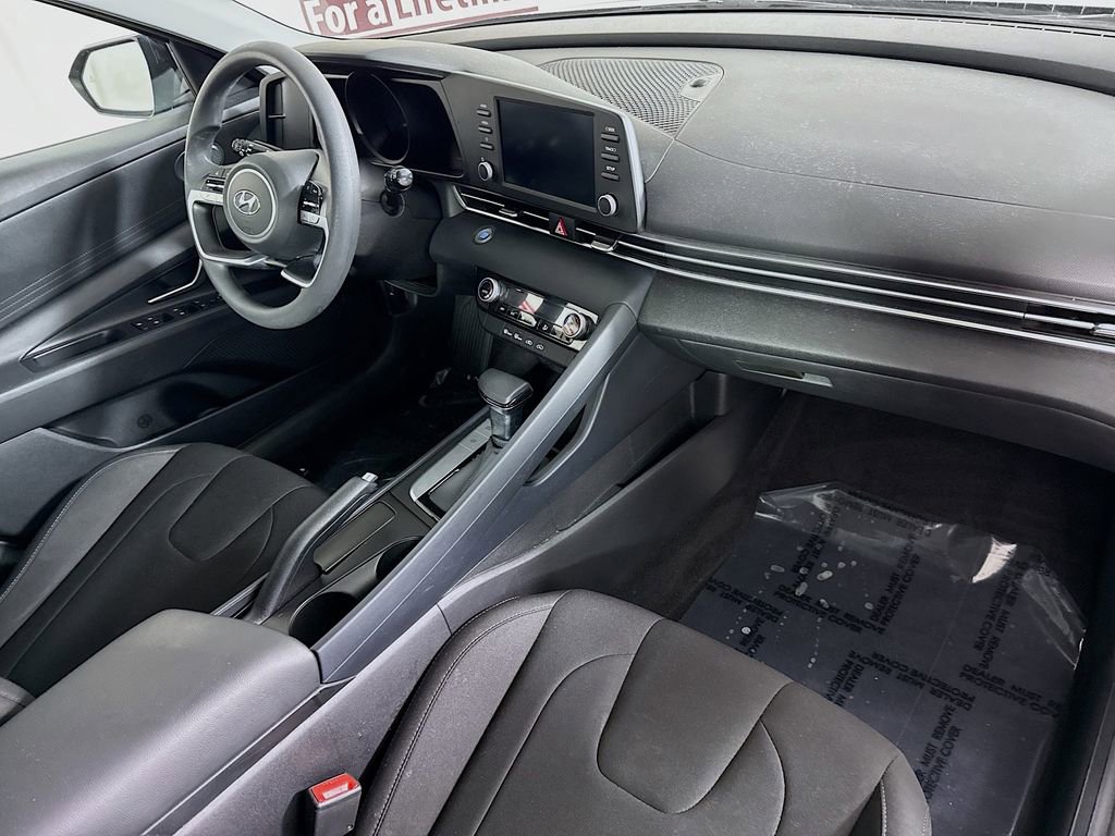 Certified 2022 Hyundai Elantra SEL w/ Cargo Package image 30