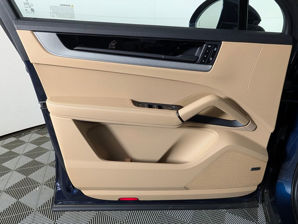 New 2026 Porsche Cayenne Coupe image 26