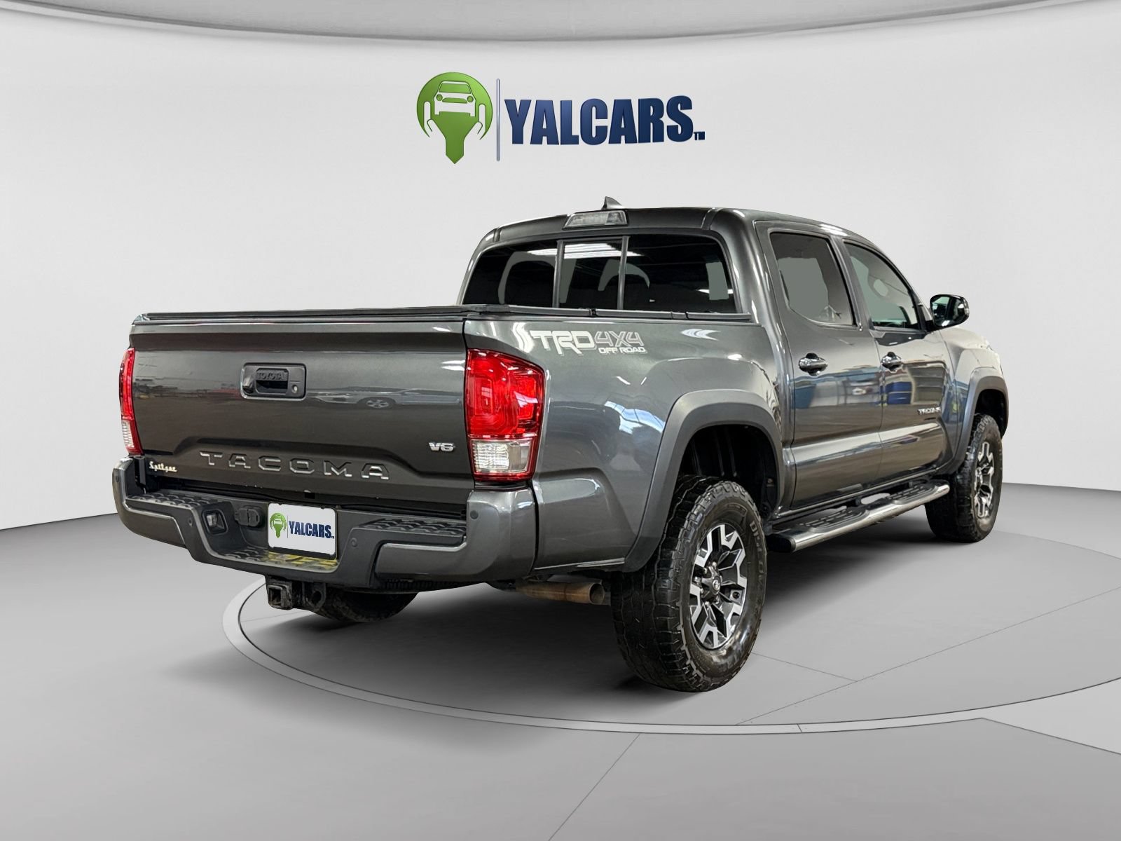 Used 2016 Toyota Tacoma TRD Off-Road AWD/4WD image 5