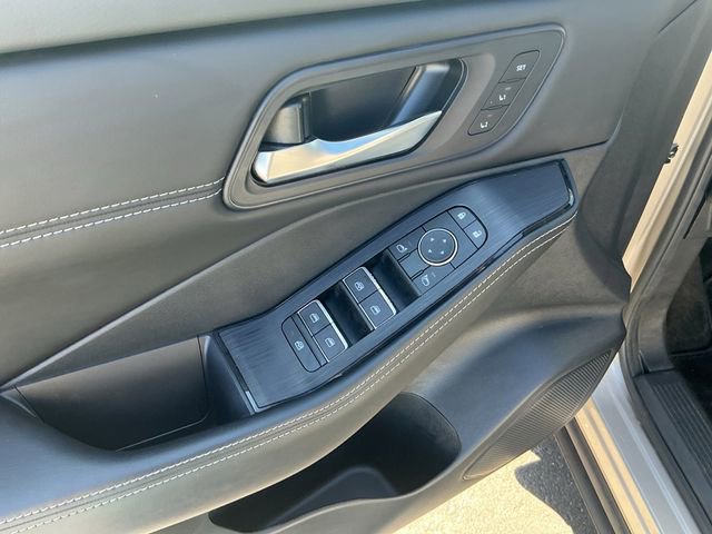 Used 2024 Nissan Rogue SL w/ SL Premium Package image 19