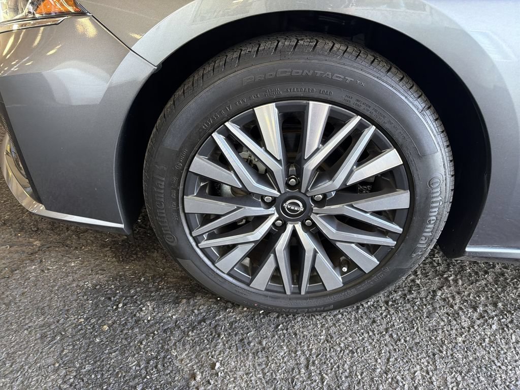 Used 2023 Nissan Altima 2.5 SV FWD image 32