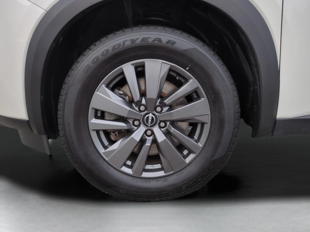 Certified 2024 Nissan Pathfinder SV FWD image 25