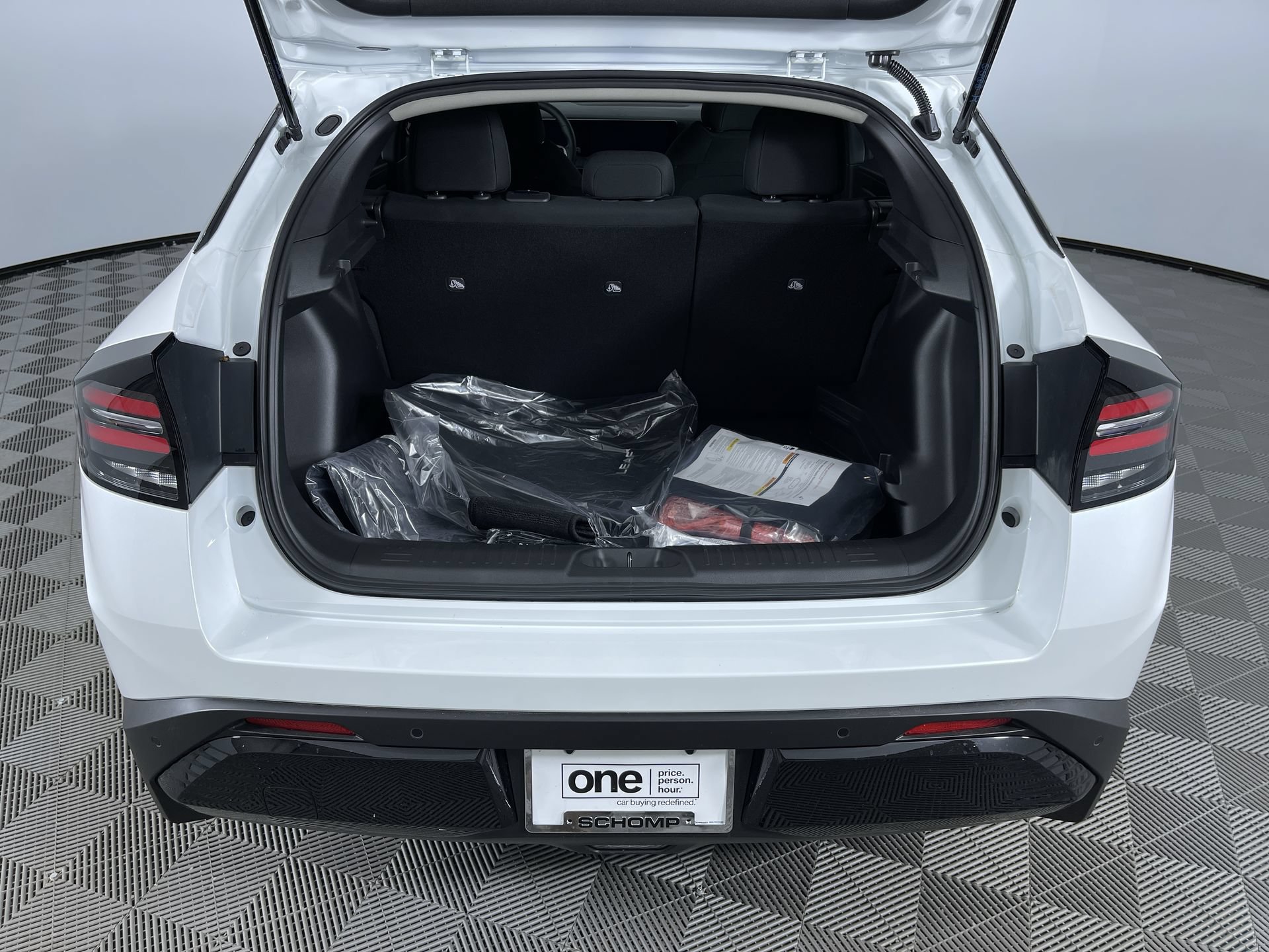 New 2026 Nissan Leaf w/ Floor Mat Package (S+) FWD image 23