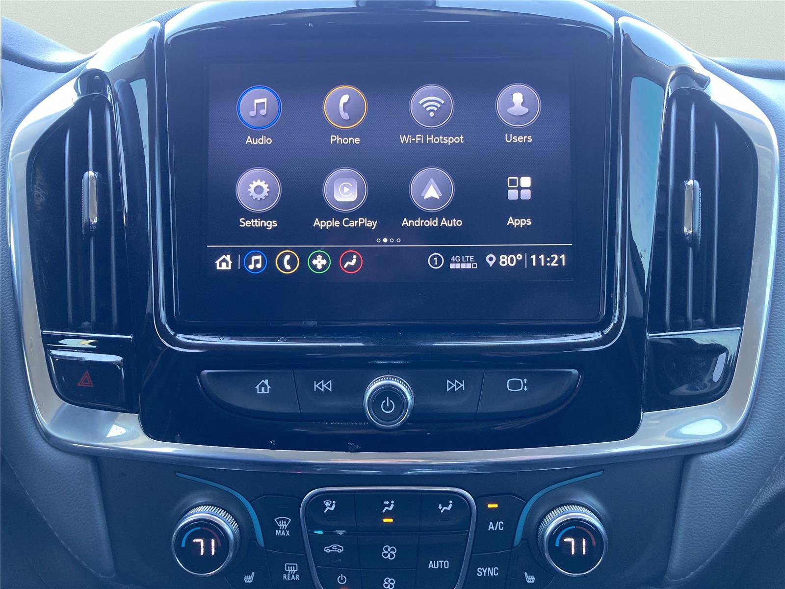 Used 2020 Chevrolet Traverse LT image 12