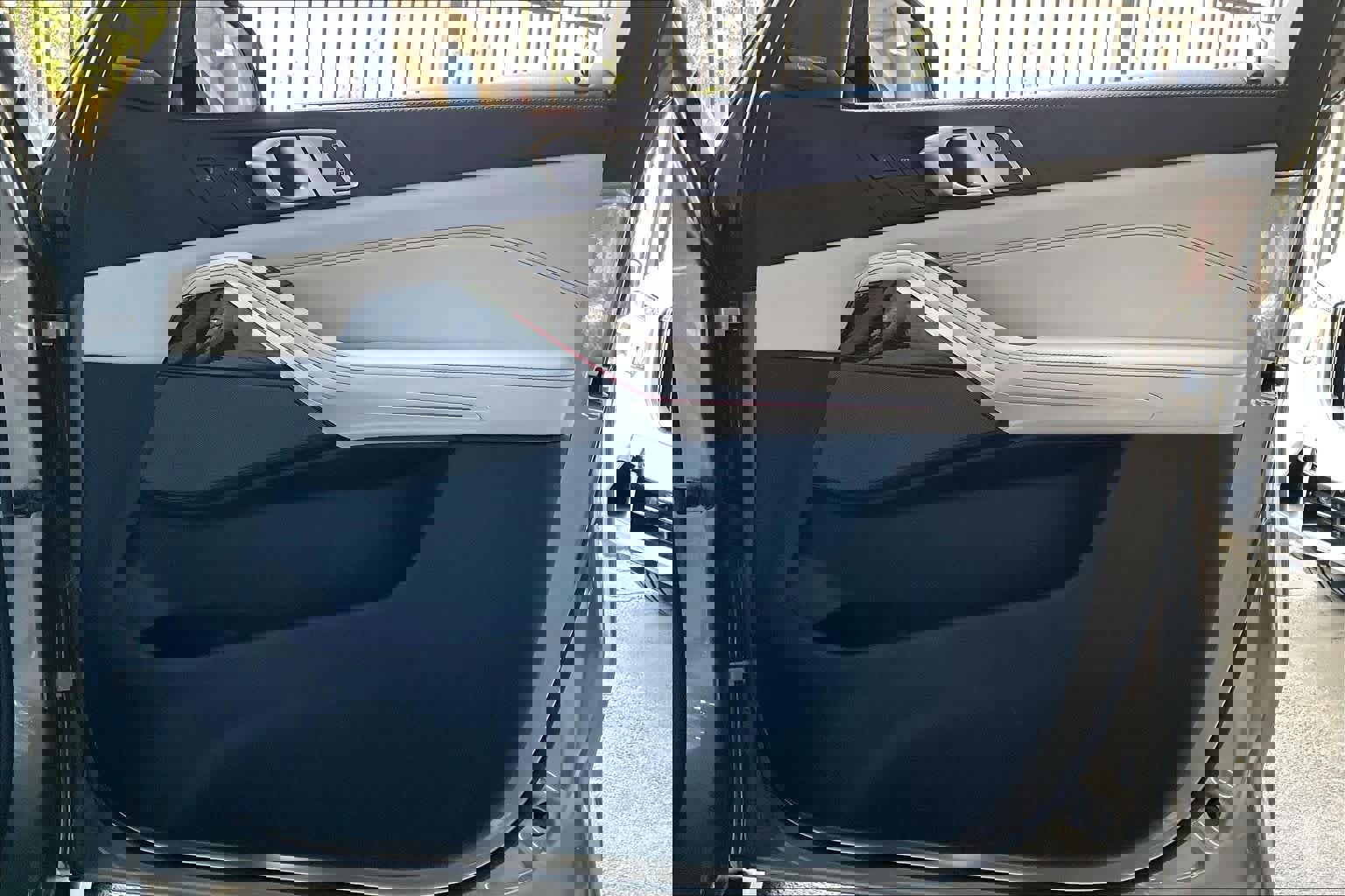 Used 2024 BMW X5 xDrive50e w/ M Sport Package image 22