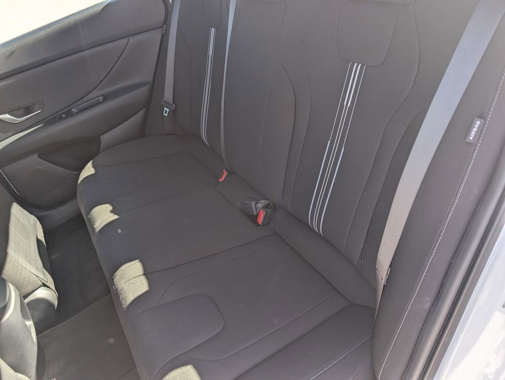 Used 2025 Hyundai Elantra Hybrid image 12