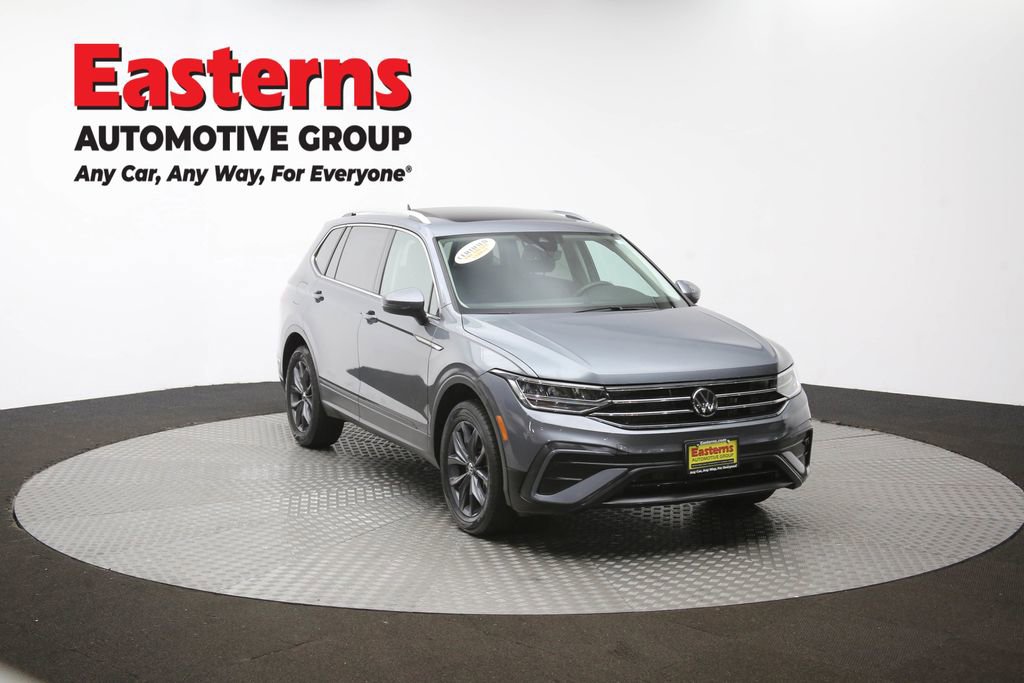 Used 2022 Volkswagen Tiguan SE w/ Panoramic Sunroof Package image 51