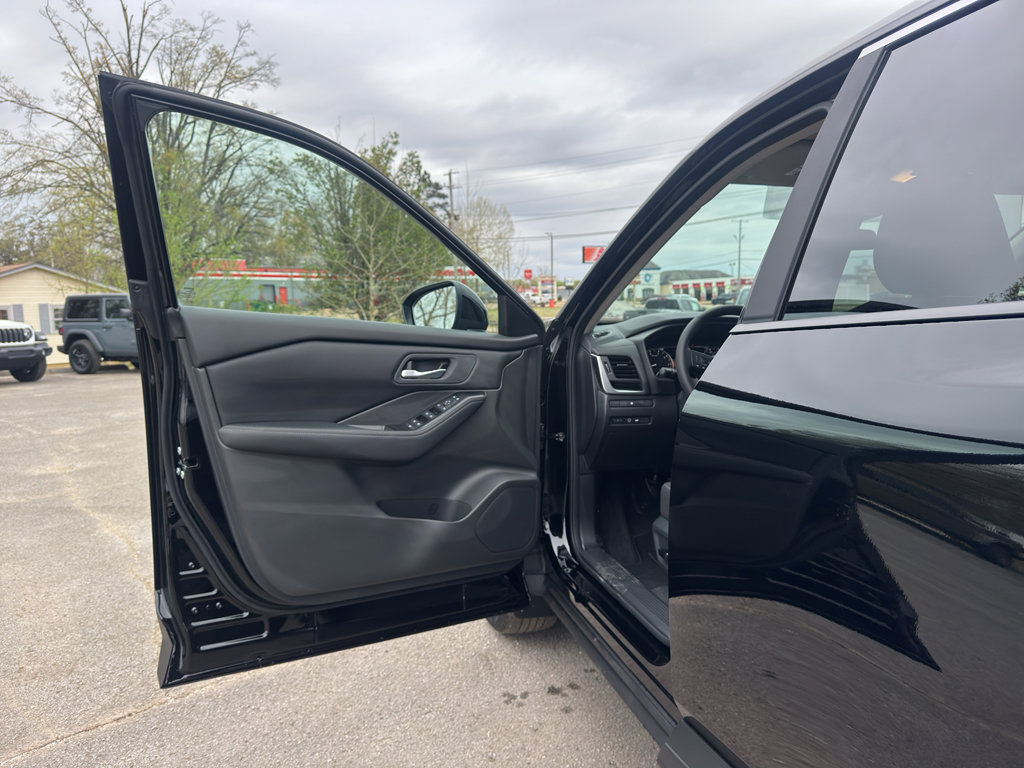 New 2026 Nissan Rogue SV image 18