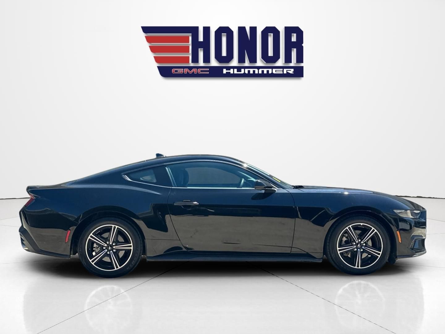 Used 2025 Ford Mustang Premium RWD image 3