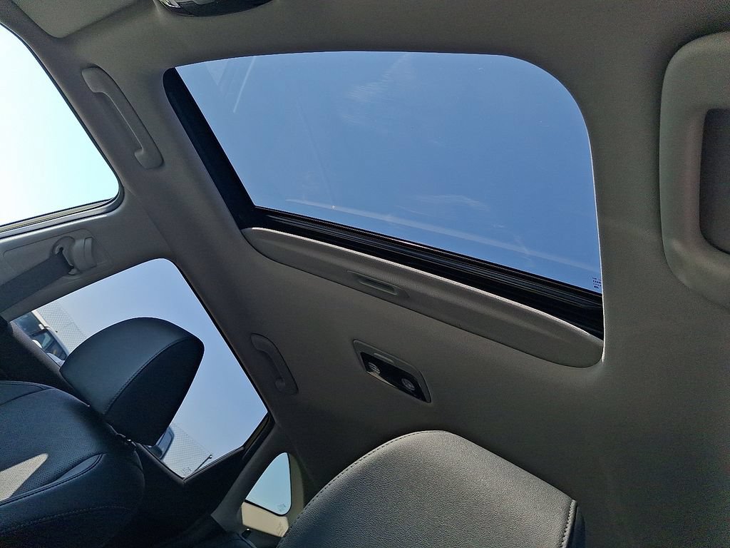 Certified 2024 Kia Seltos SX w/ SX Sunroof Package AWD/4WD image 15