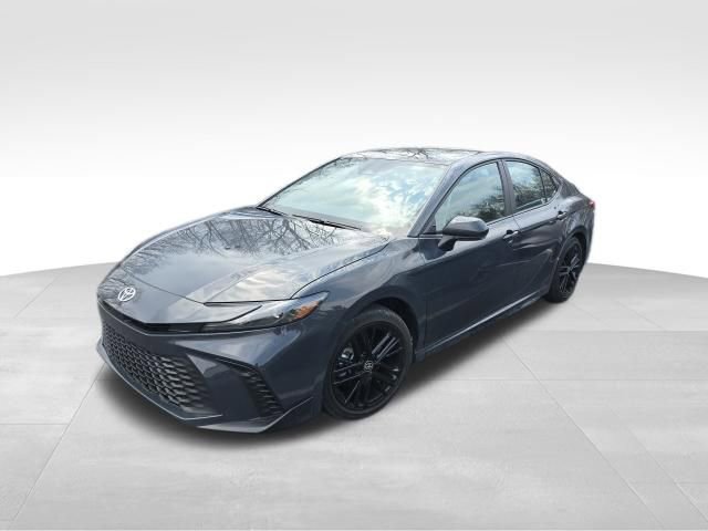 Used 2025 Toyota Camry SE image 2