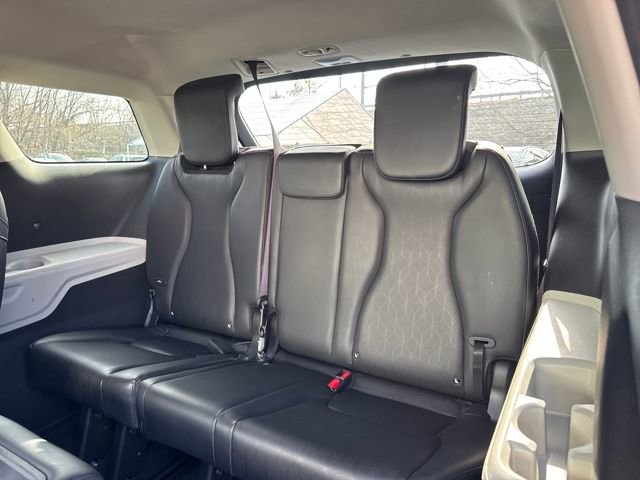 Used 2023 Kia Carnival LX image 11