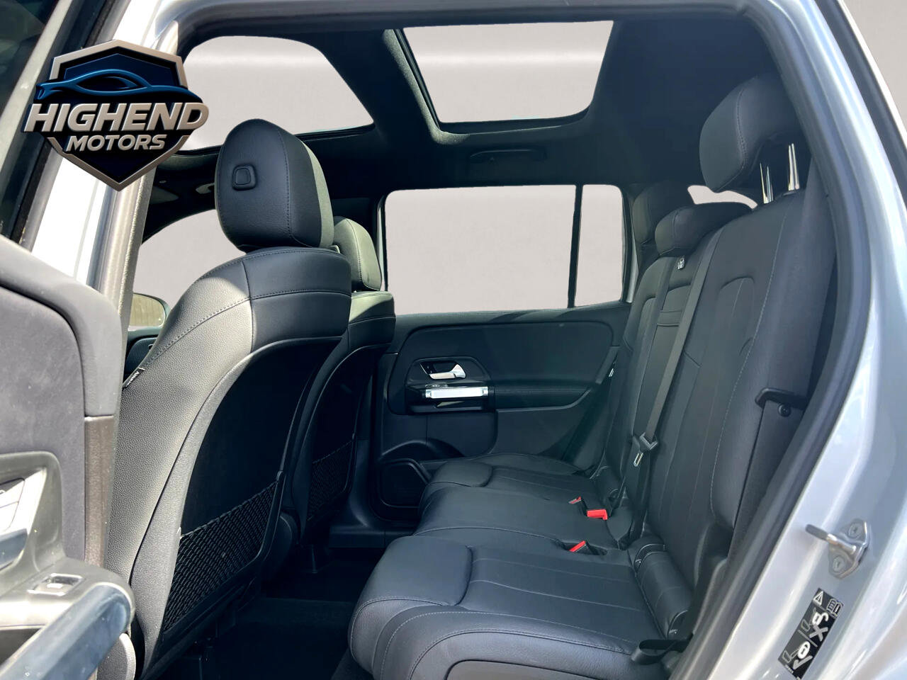 Used 2020 Mercedes-Benz GLB 250 4MATIC w/ Premium Package image 18