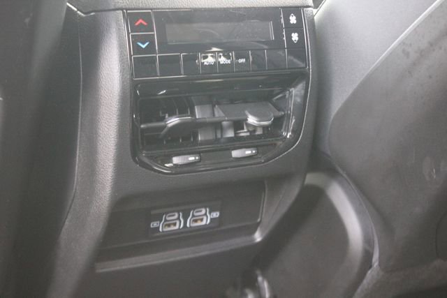 Used 2023 Jeep Grand Cherokee L Laredo AWD/4WD image 24