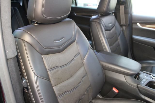 Used 2022 Cadillac XT6 Premium Luxury w/ Platinum Package AWD/4WD image 11