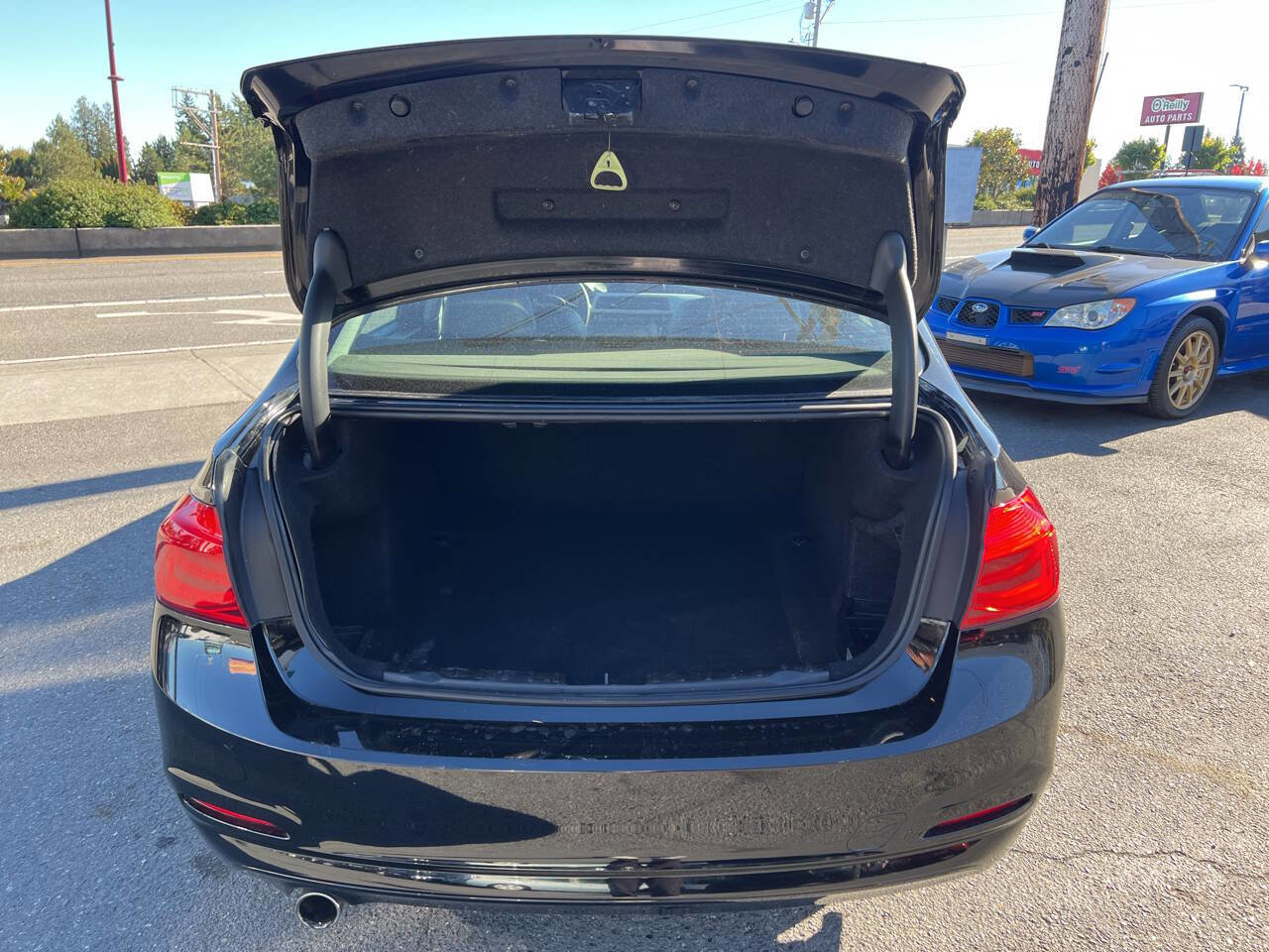 Used 2018 BMW 320i Sedan image 6