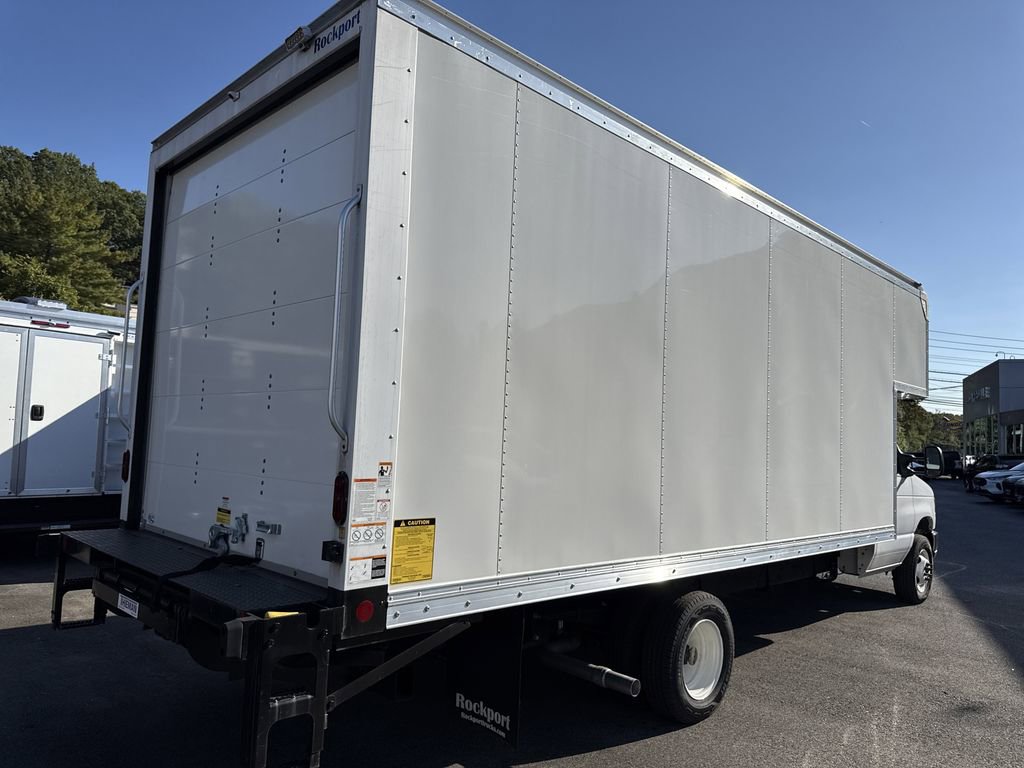 New 2024 Ford E-450 and Econoline 450 Super Duty w/ Driver's Safety Package RWD image 4