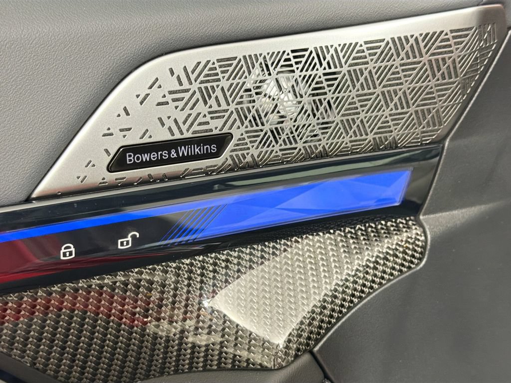 Used 2025 BMW M5 Touring AWD/4WD image 19