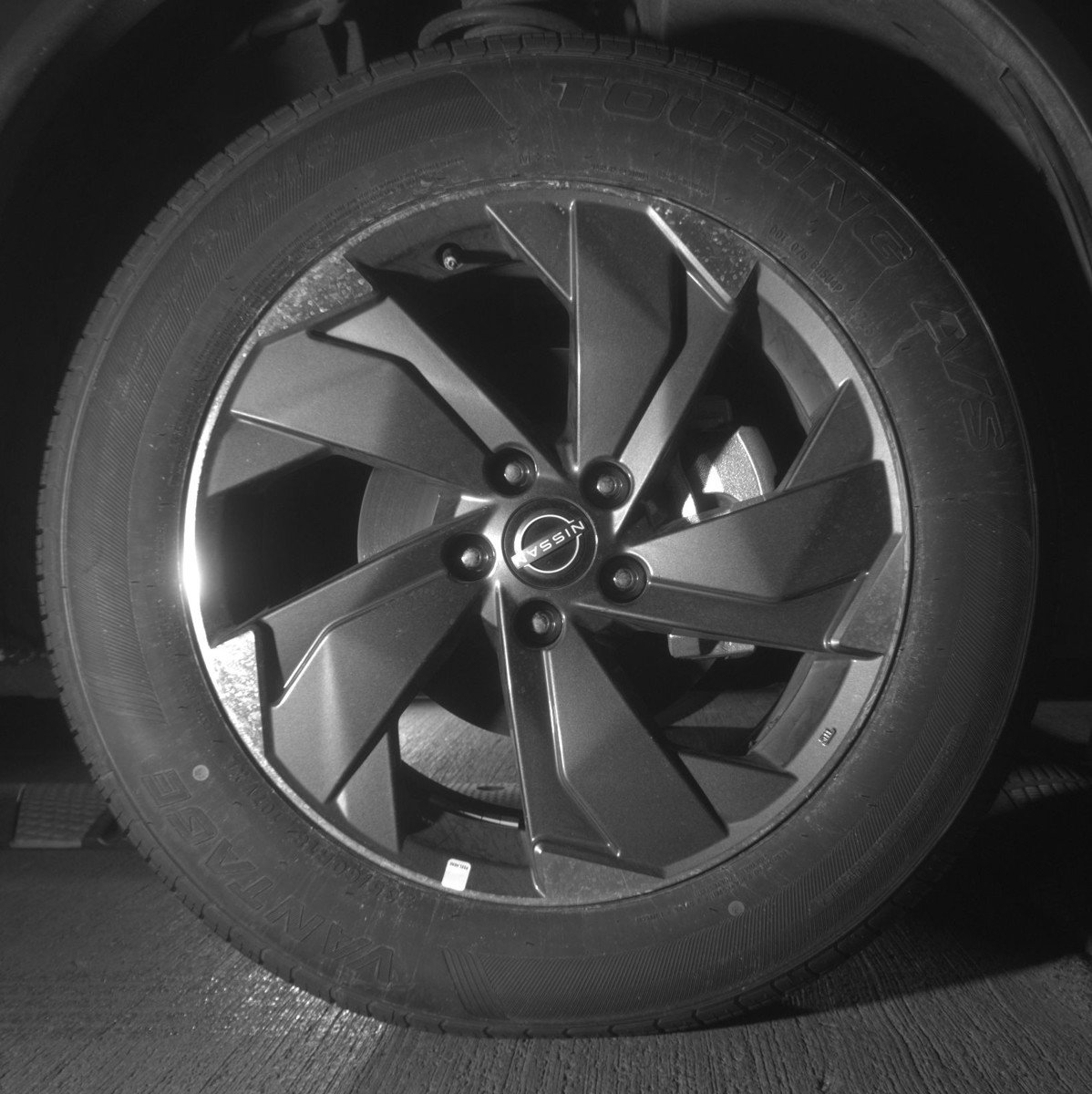 Used 2025 Nissan Rogue SV image 13