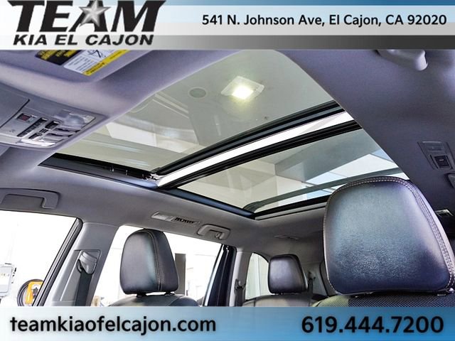 Used 2017 Toyota Highlander Limited Platinum image 16