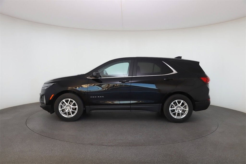 Used 2024 Chevrolet Equinox LT image 2
