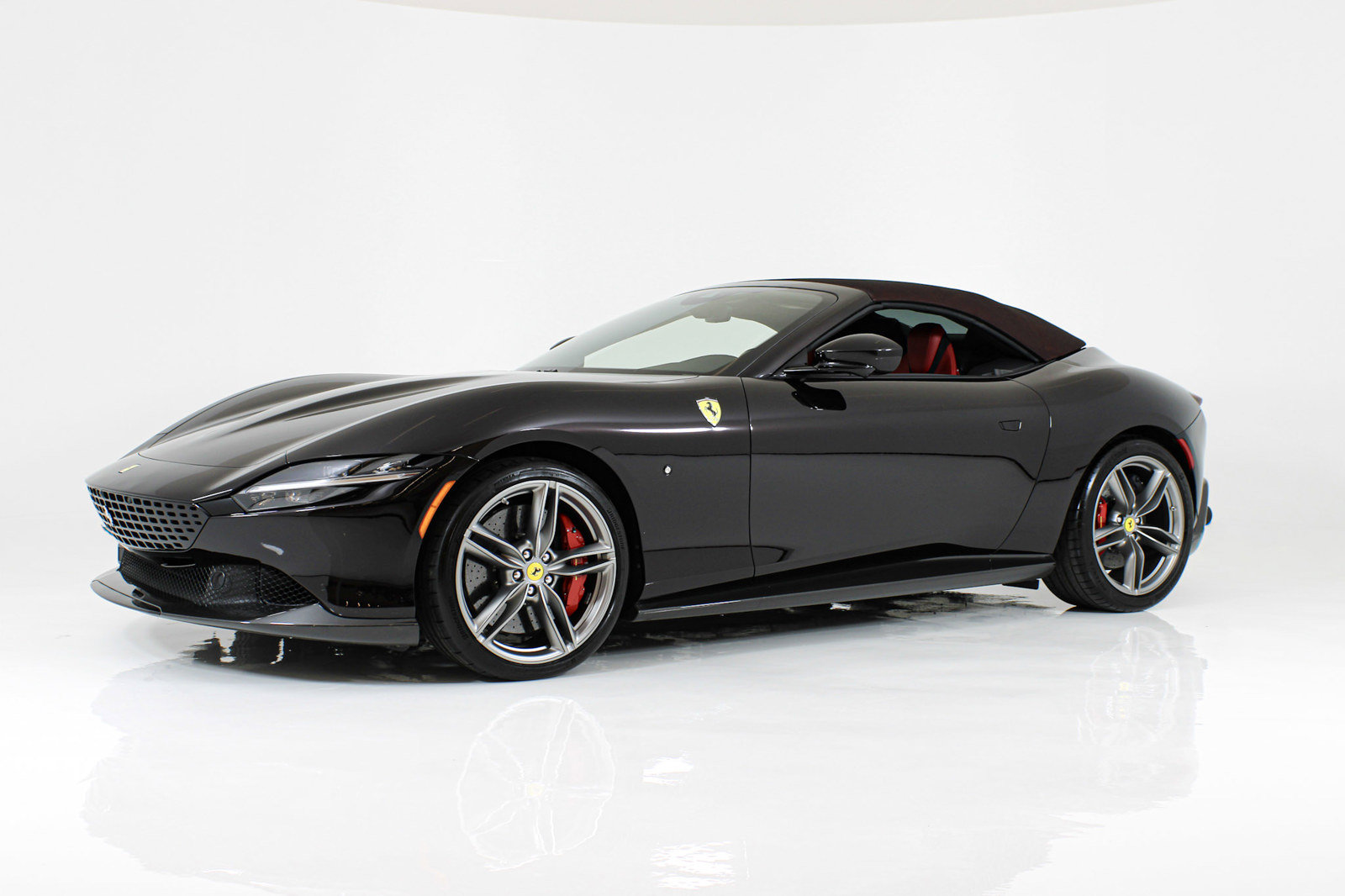 Certified 2024 Ferrari Roma Spider RWD image 3