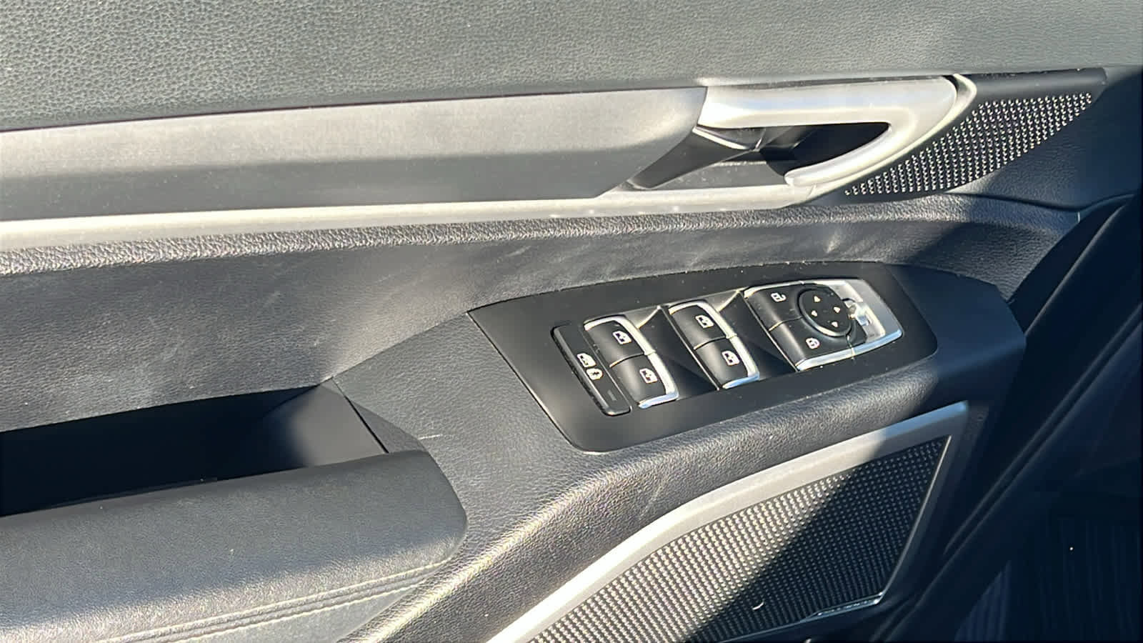 Used 2022 Kia Telluride LX image 22