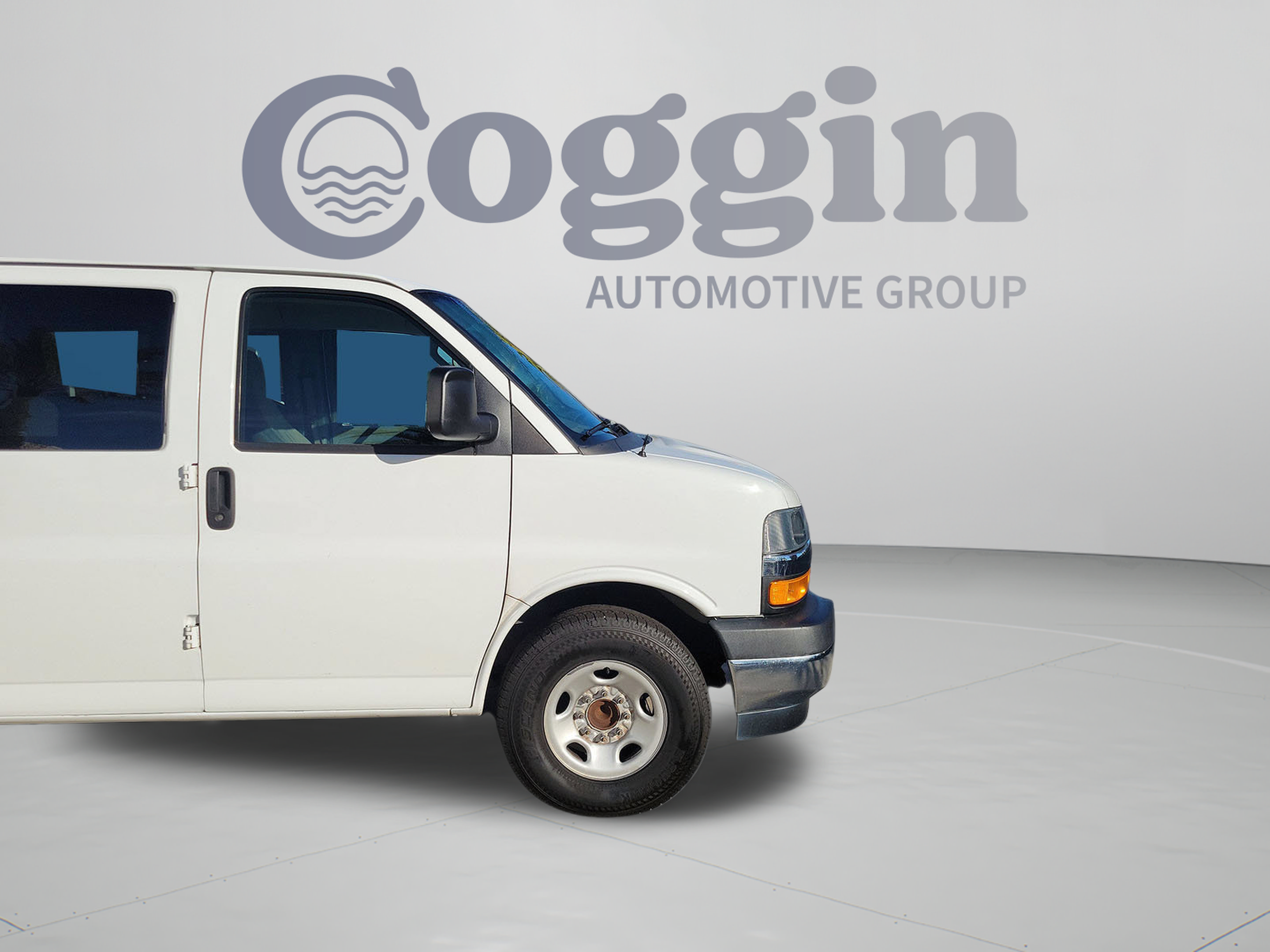 Used 2018 Chevrolet Express 3500 LT w/ LT Preferred Equipment Group RWD image 30