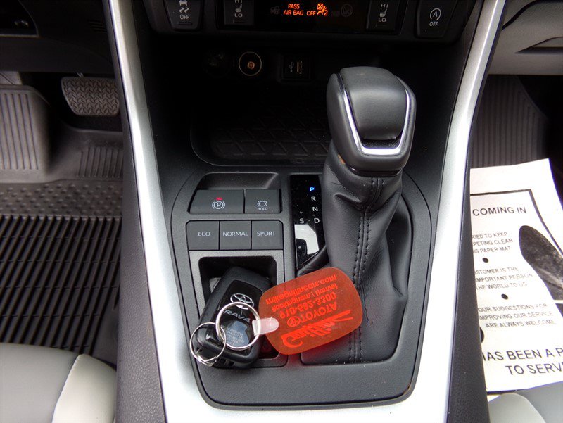 Used 2025 Toyota RAV4 XLE Premium w/ Weather Package FWD image 31