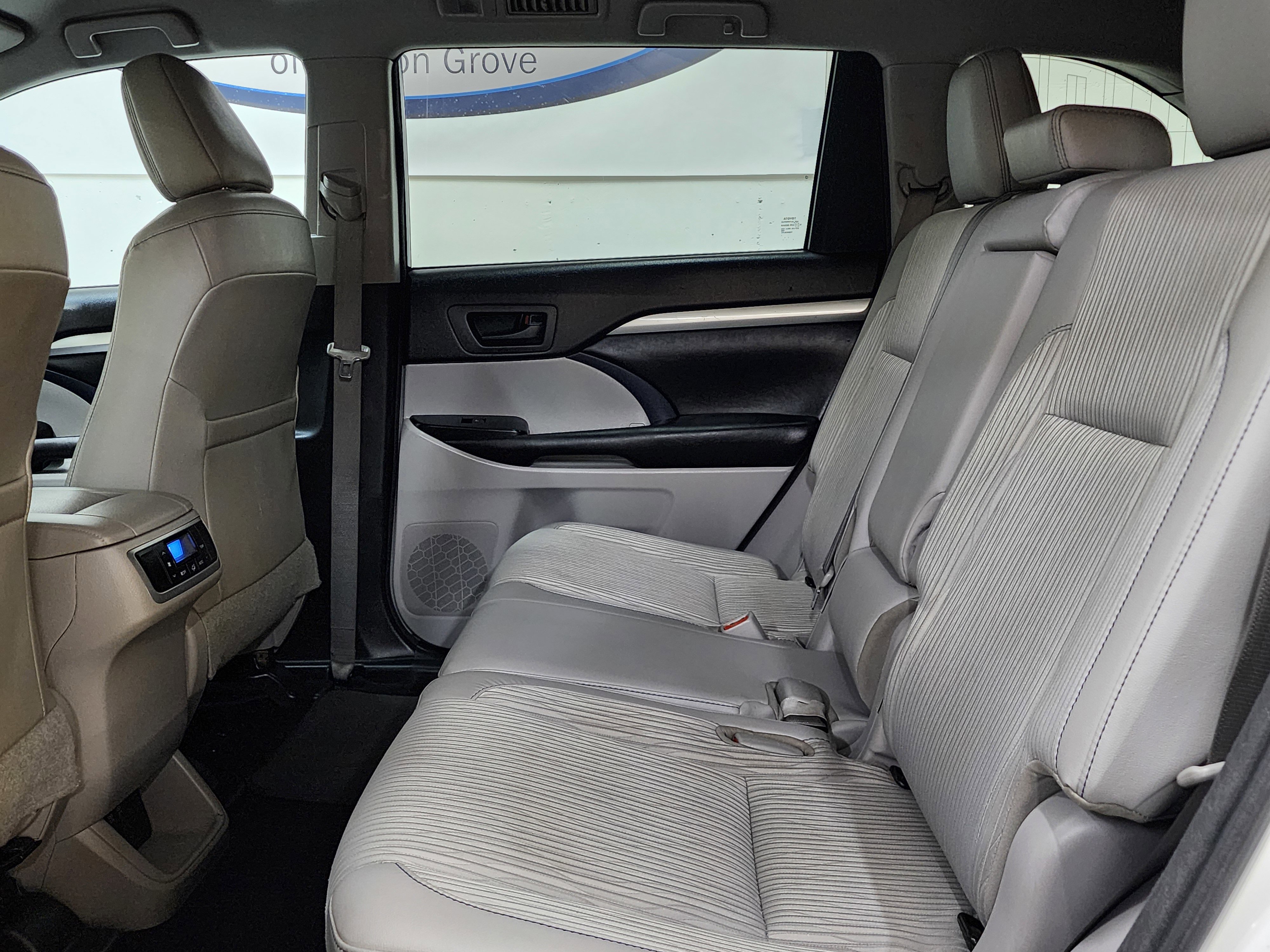 Used 2018 Toyota Highlander Plus image 17
