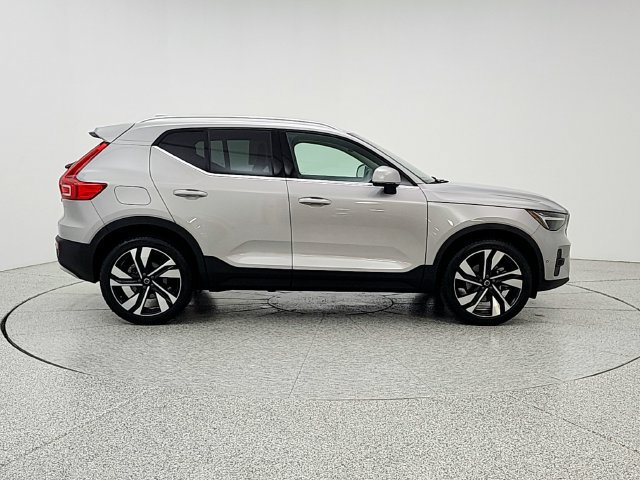 Certified 2023 Volvo XC40 B5 Plus w/ Protection Package Premier AWD/4WD image 4