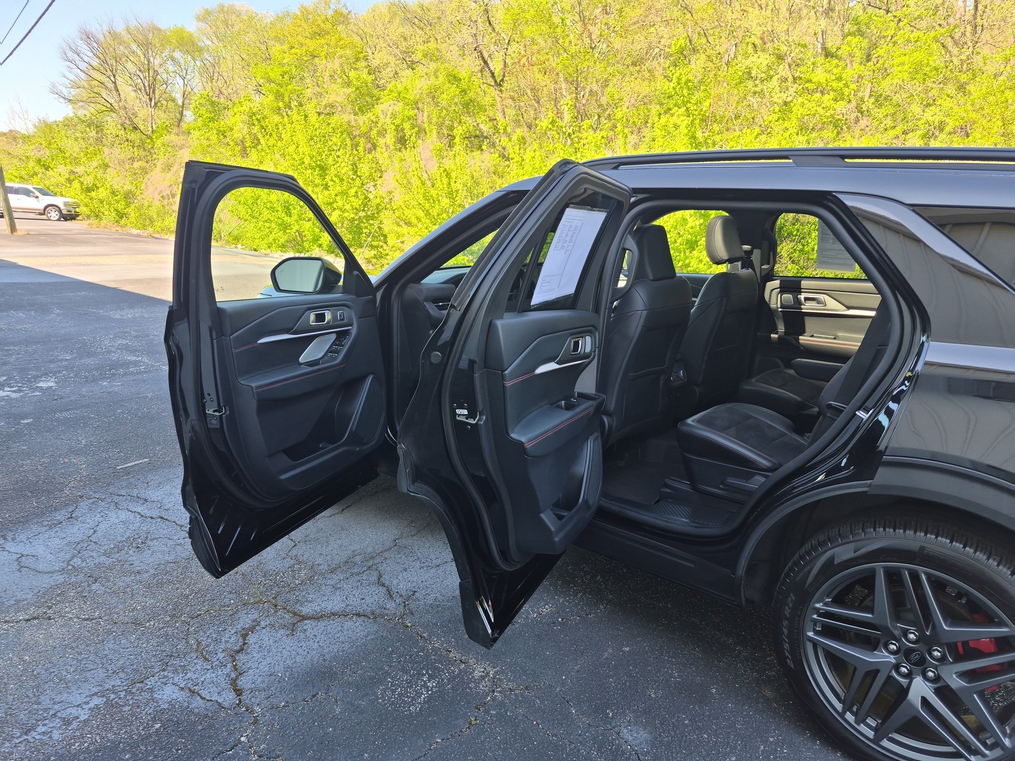 Used 2025 Ford Explorer ST w/ Sun And Sound Package image 14