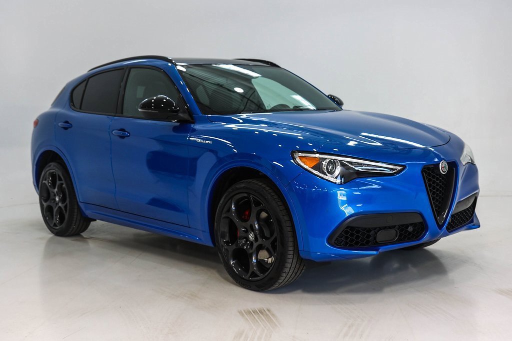 Used 2023 Alfa Romeo Stelvio Veloce AWD/4WD image 28