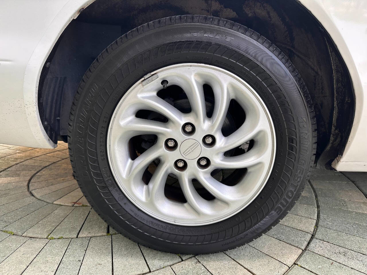 Used 1998 Lincoln Mark VIII RWD image 37