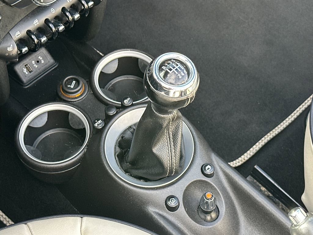 Used 2014 MINI Cooper S image 17