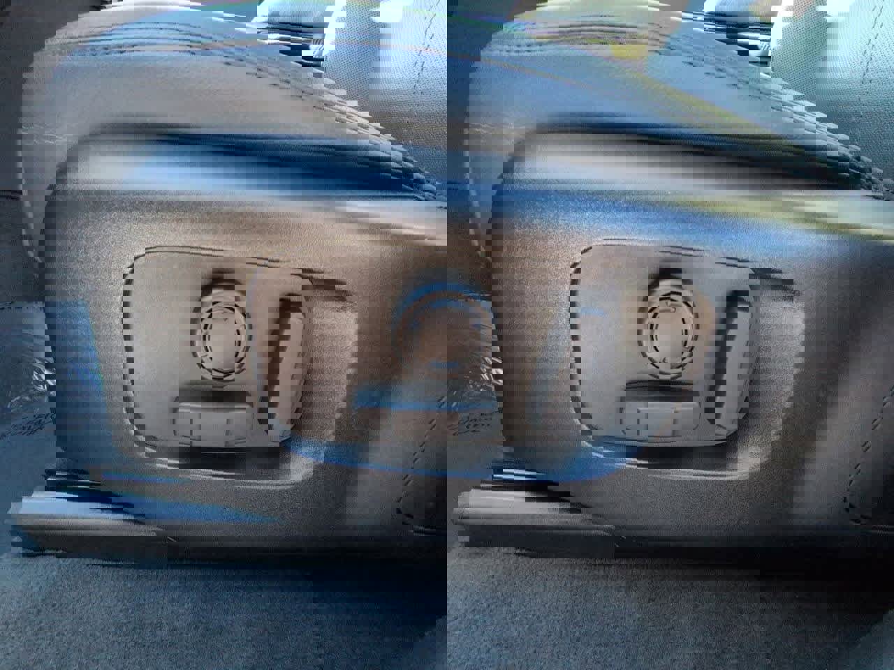 Used 2024 Land Rover Range Rover Velar S image 16