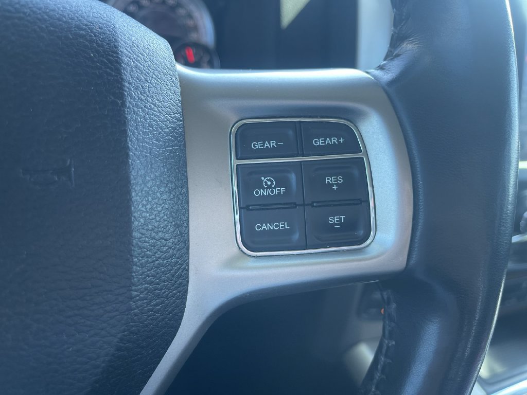Used 2018 RAM 1500 Laramie w/ Convenience Group AWD/4WD image 19