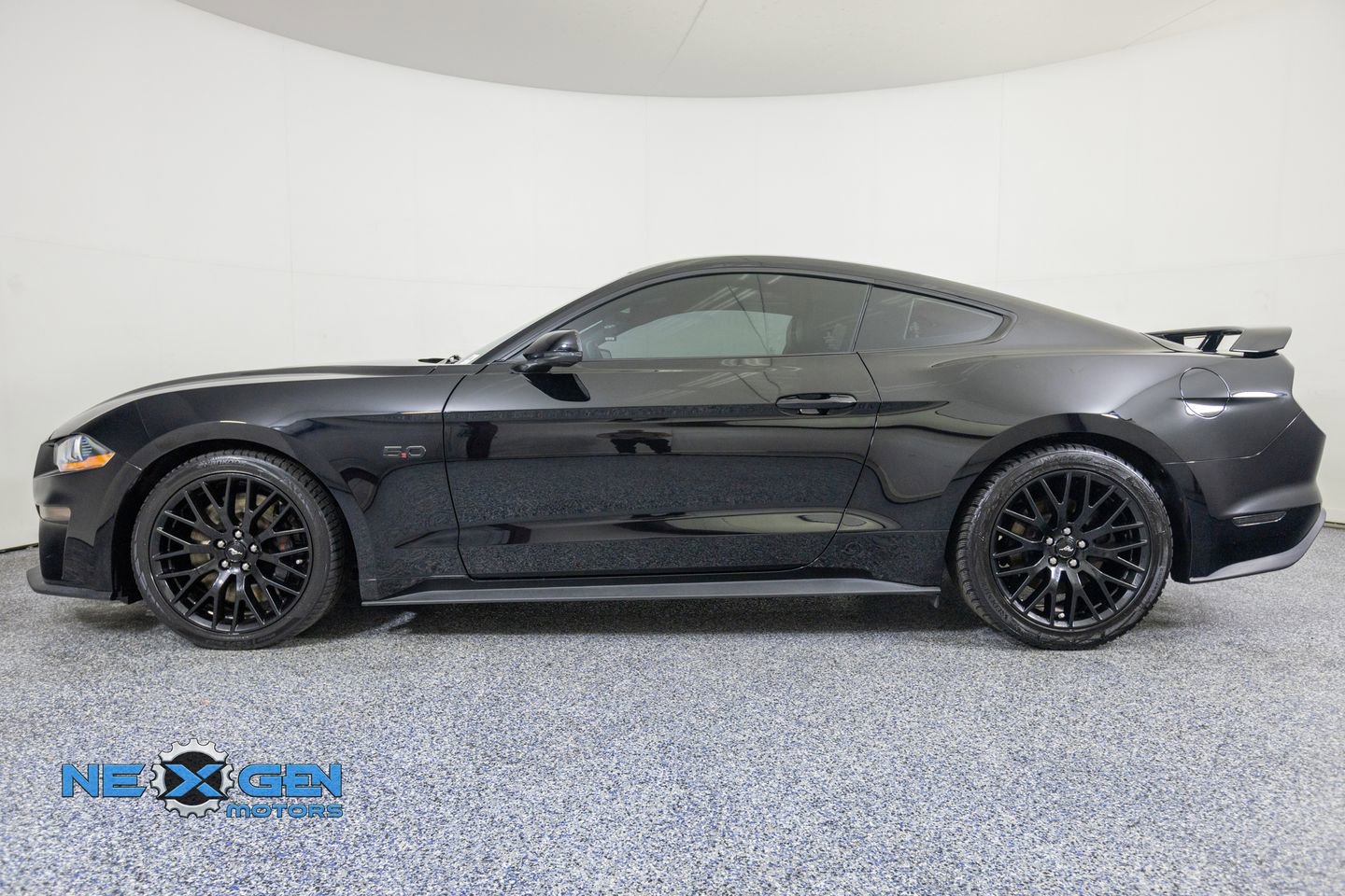 Used 2019 Ford Mustang GT Premium w/ GT Performance Package RWD image 4