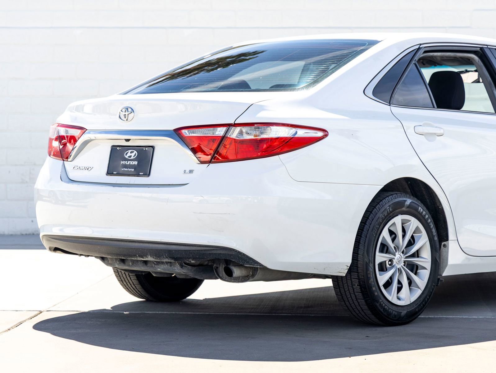 Used 2015 Toyota Camry LE image 11