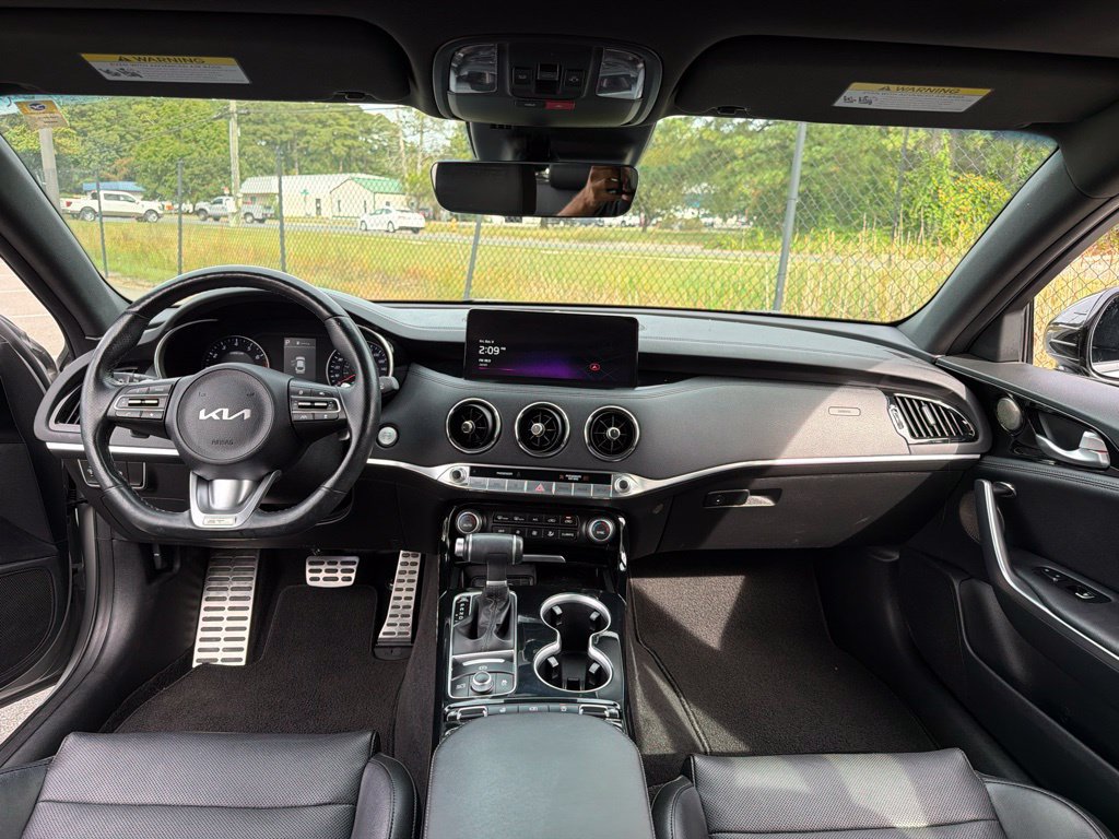 Used 2023 Kia Stinger GT-Line w/ Sun & Sound Package AWD/4WD image 8