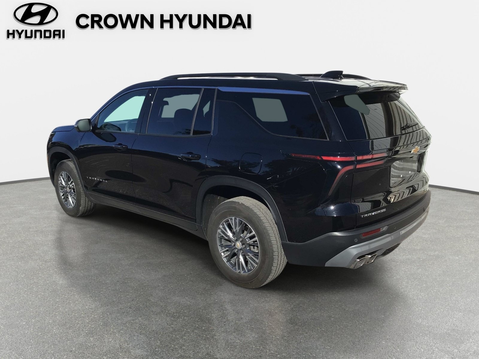 Used 2025 Chevrolet Traverse LT w/ Driver Confidence Package FWD image 6
