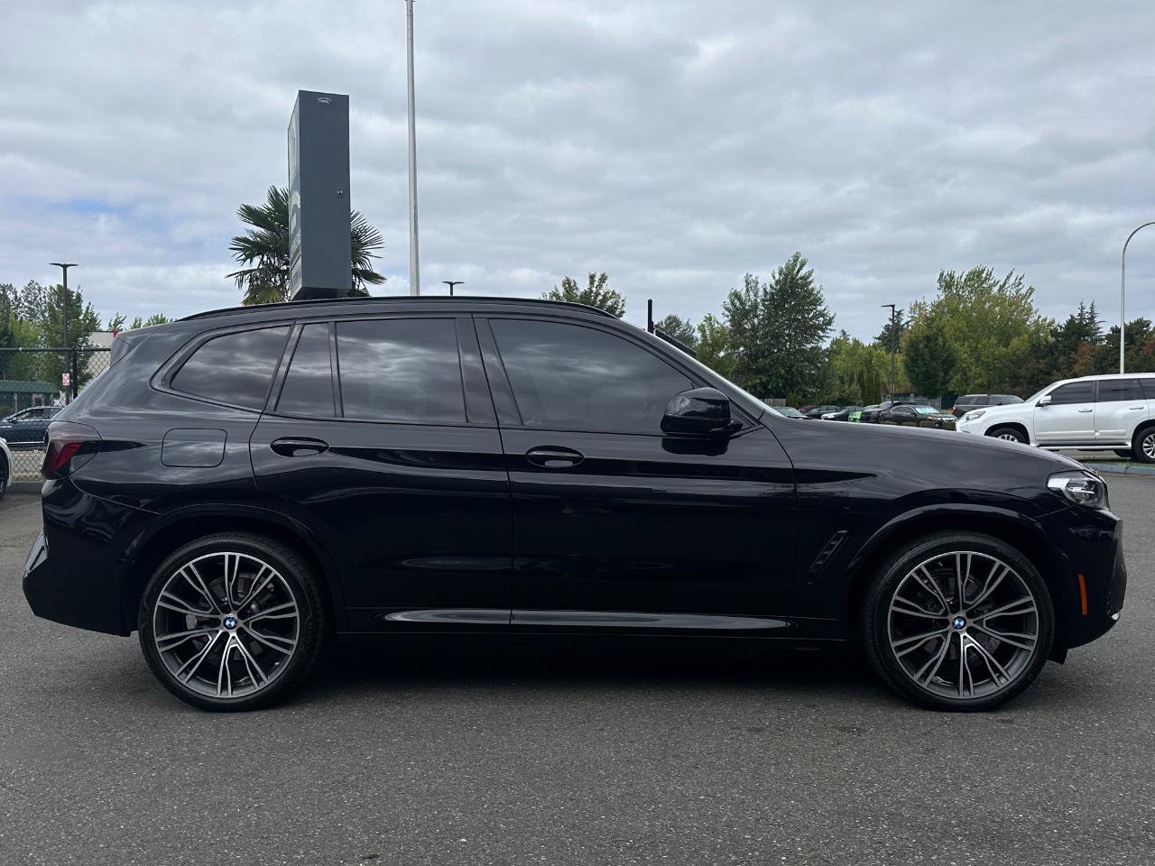 Used 2022 BMW X3 xDrive30i w/ M Sport Package 2 AWD/4WD image 35